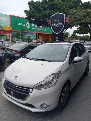 PEUGEOT 208 1.5 ALLURE 8V FLEX 4P MANUAL PEUGEOT 208 1.5 ALLURE 8V FLEX 4P MANUAL